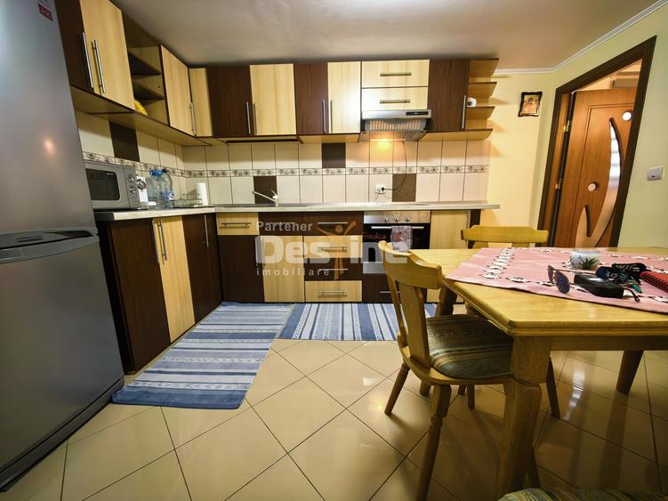 Casă individuală cu 6 camere cu Garaj în Hilița