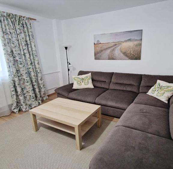 Apartament cu 2 camere decomandat în Polonă