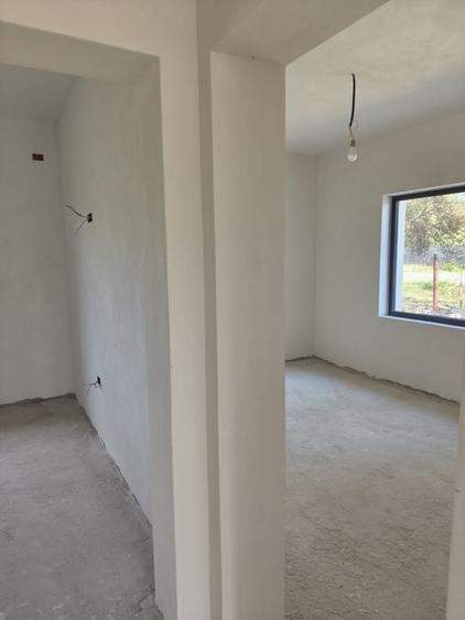 Casă cu 3 camere în Urechești