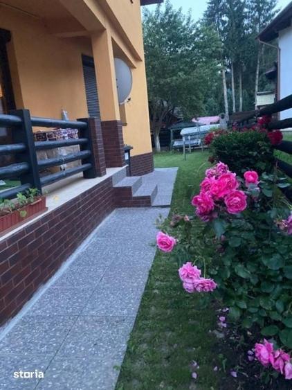 Casă cu 4 camere cu Teren 500 Mp în Palanca
