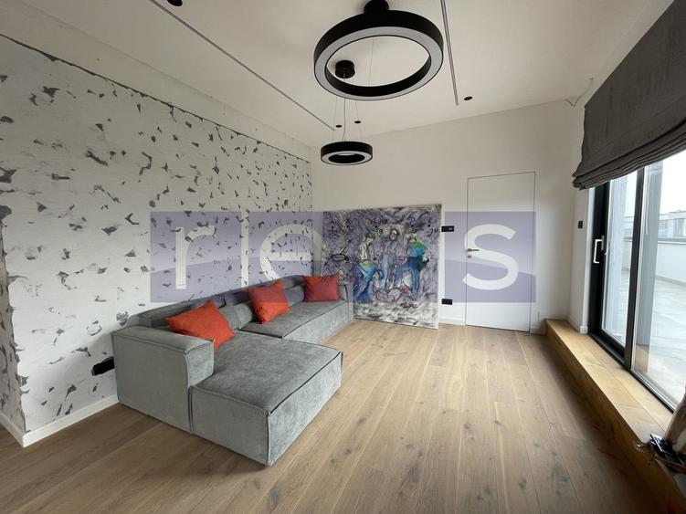 Penthouse cu 3 camere semidecomandat, mobilat în Băneasa