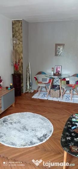 Apartament cu 2 camere decomandat în Far