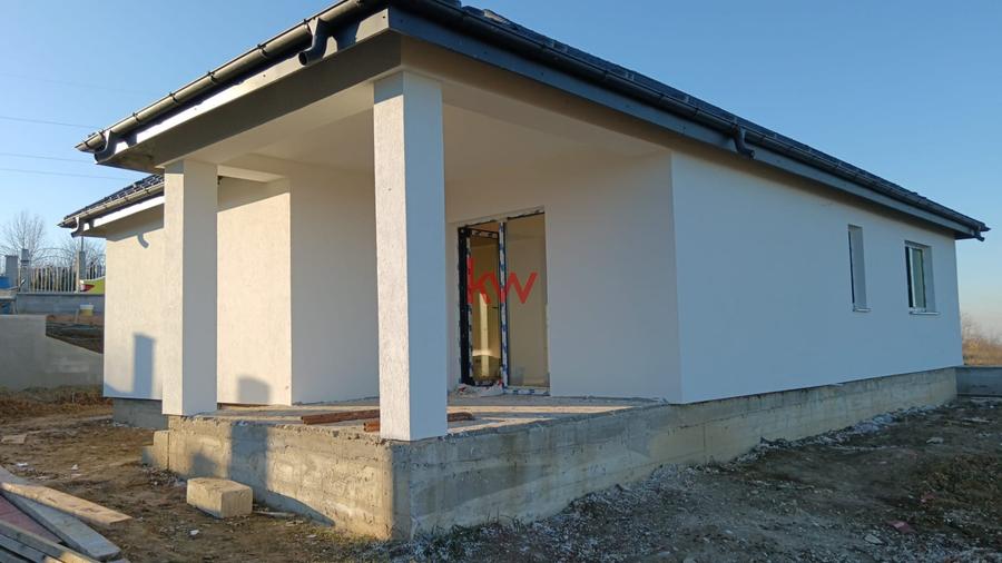 Casă individuală cu 4 camere cu Teren 500 Mp în Bucium