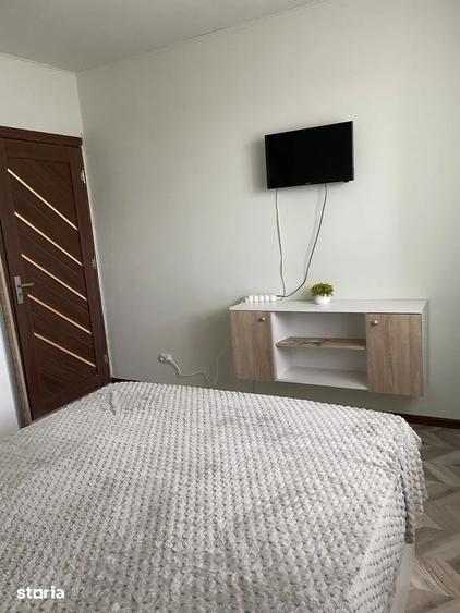 Apartament cu 3 camere decomandat, mobilat în Tei