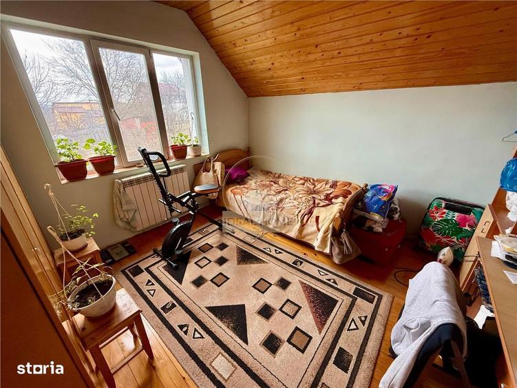 Casă cu 4 camere cu Teren 1481 Mp în Central