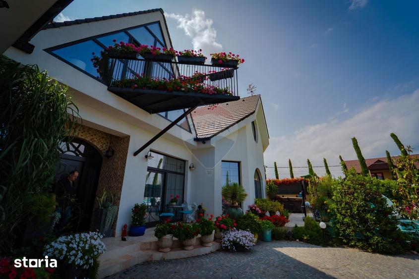 Casă cu 5 camere cu Teren 1000 Mp în Cumpăna