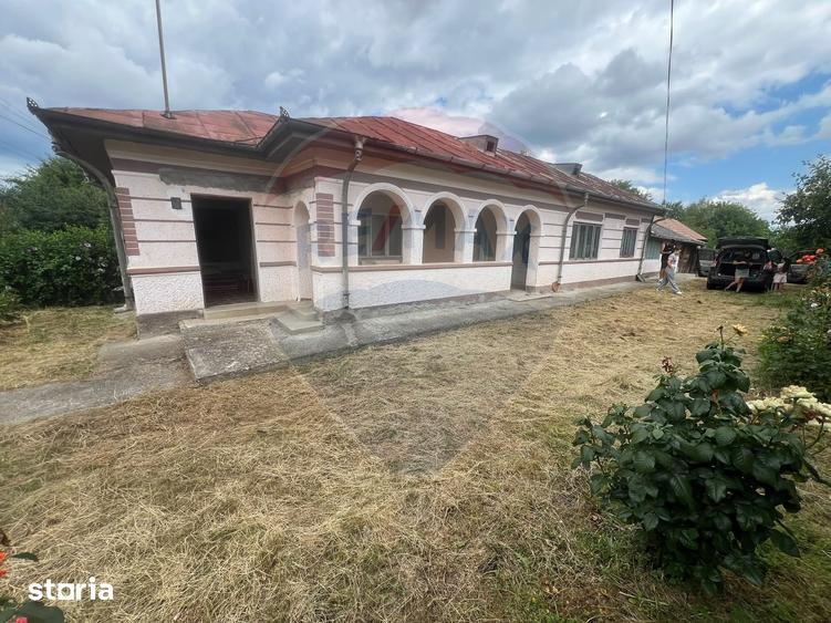 Casă cu 4 camere cu Teren 2366 Mp în Liești