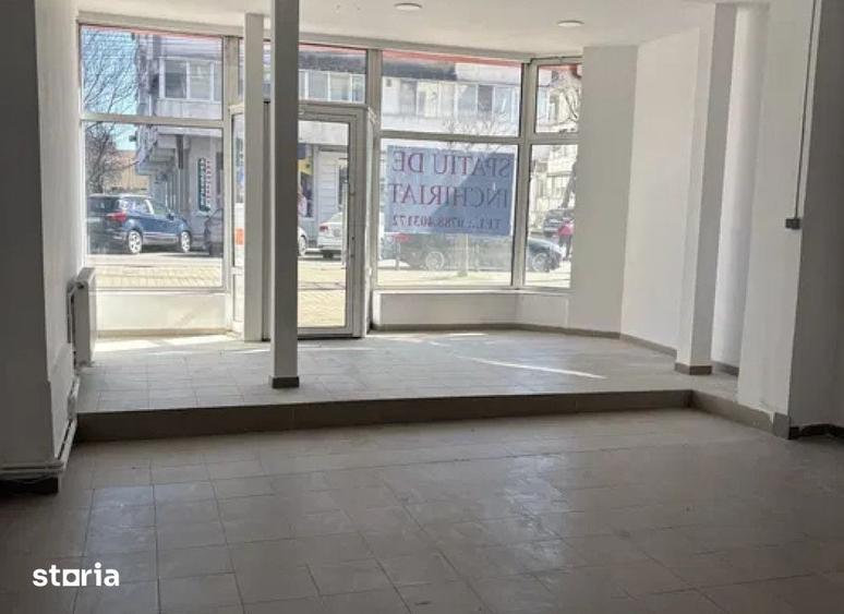 Spațiu comercial, de 75 mp, în Central