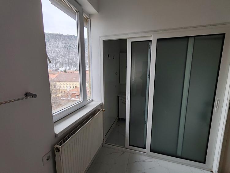 Apartament 3 camere pozitie deosebita zona Colinei - 11