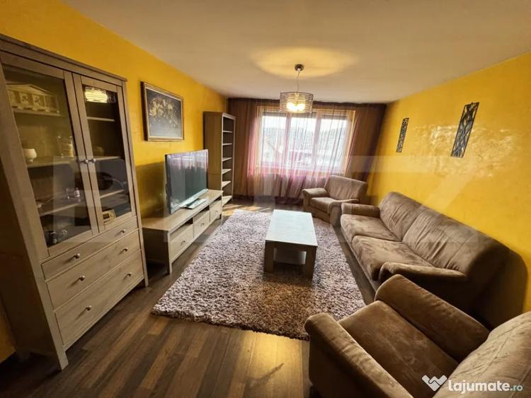 Apartament cu 3 camere decomandat în Central