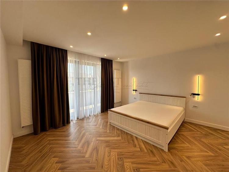 Duplex cu 9 camere cu Piscina în Pipera