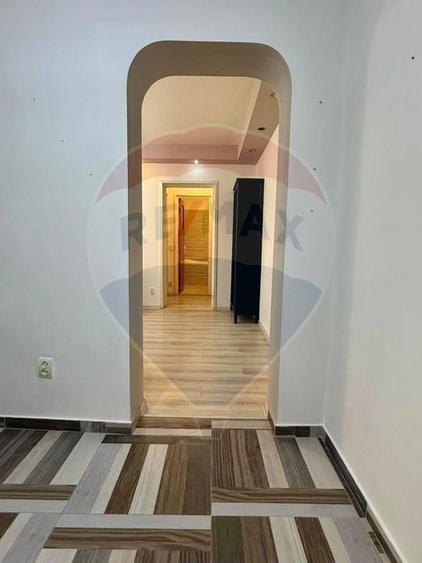 Apartament cu 2 camere semidecomandat, mobilat în Drumul Taberei