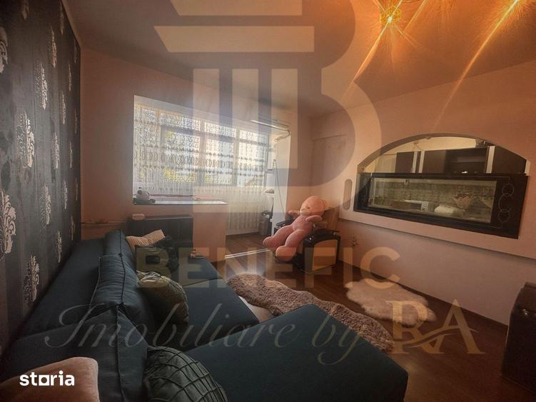 Apartament cu 2 camere decomandat în Republicii