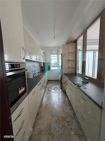 Apartament cu 4 camere decomandat în Central