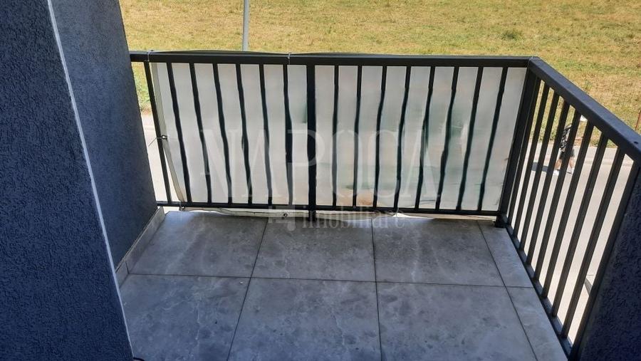 Duplex cu 4 camere cu Canalizare în Florești
