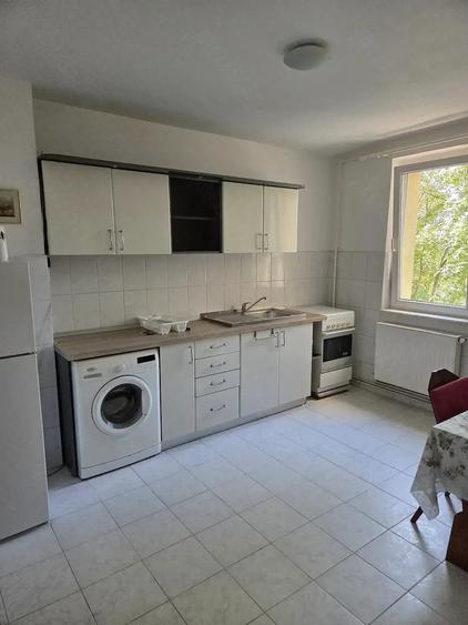 Apartament cu 2 camere decomandat în Dealul Cetății