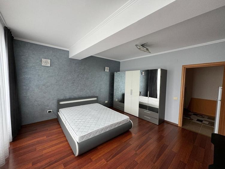 Apartament cu 3 camere decomandat, mobilat în Nord