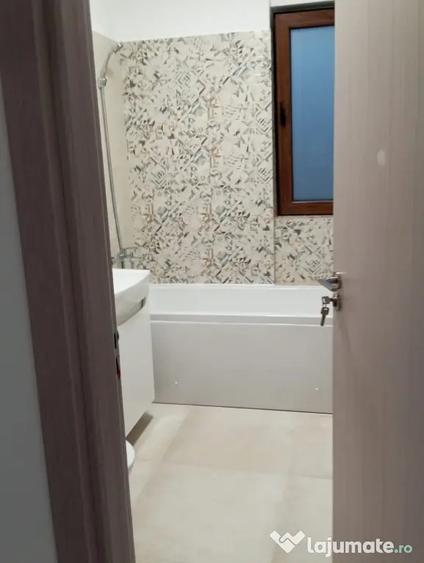 Apartament cu 3 camere decomandat, mobilat în Titan