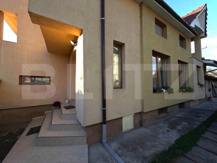 Casă individuală cu 7 camere cu Canalizare în Păulești