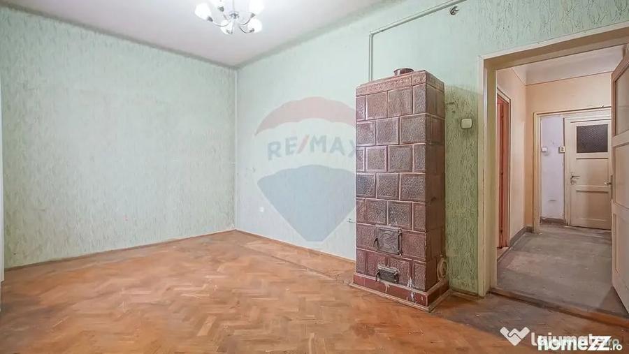 Apartament cu 4 camere decomandat în Dealul Cetății