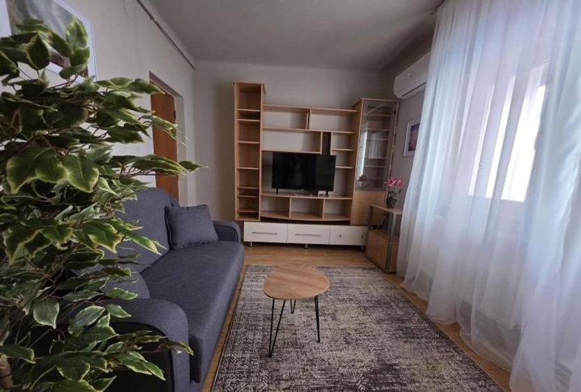 Apartament cu 3 camere semidecomandat, mobilat în 13 Septembrie