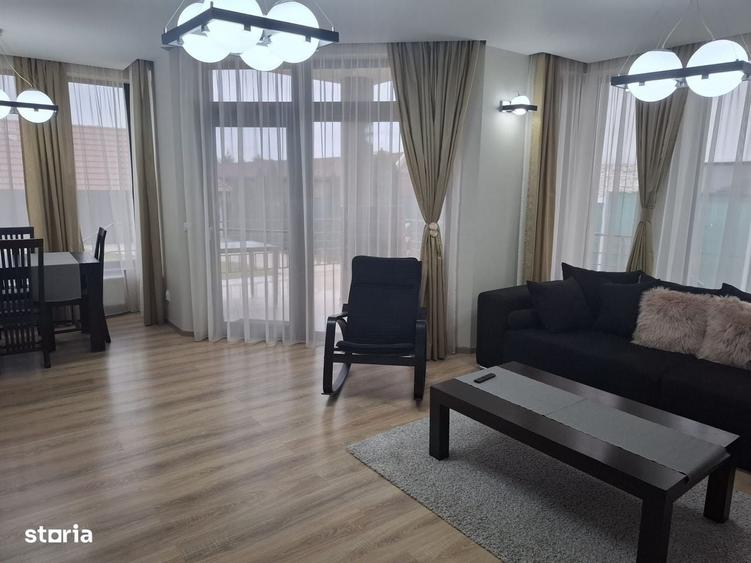 Casă cu 4 camere cu Teren 661 Mp în Șura Mică