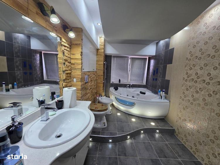 Apartament cu 4 camere decomandat în Ultracentral