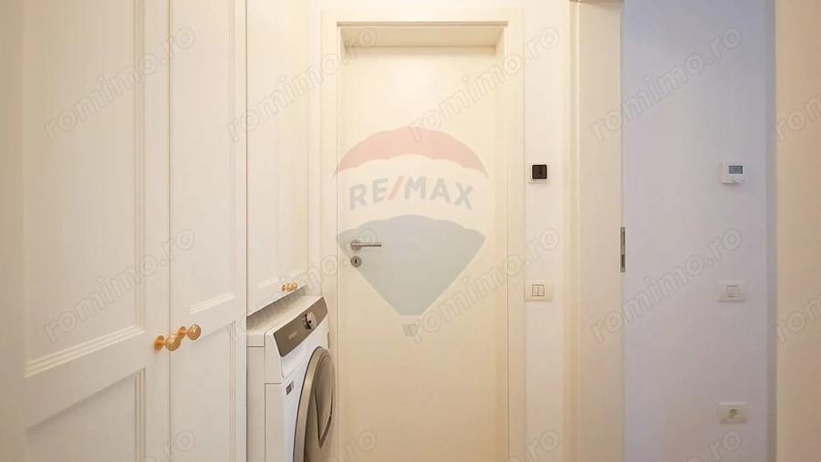 Apartament cu 3 camere decomandat în Noua