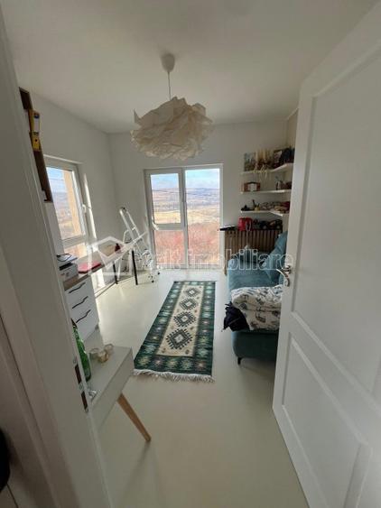 Apartament cu 3 camere decomandat în Florești