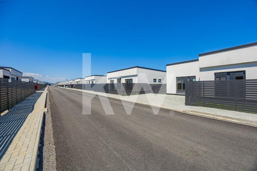Casă individuală cu 4 camere cu Teren 333 Mp în Exterior Est