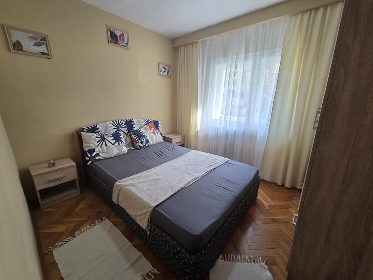 Apartament cu 3 camere decomandat în Zorilor