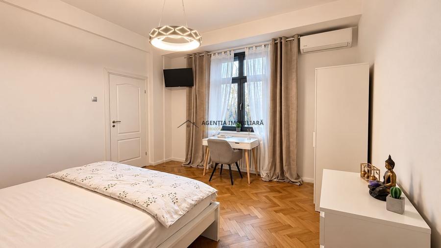 Apartament cu 3 camere circular, mobilat în P-ța Unirii