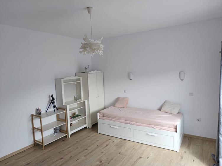 Casă cu 4 camere cu Teren 256 Mp în Florești