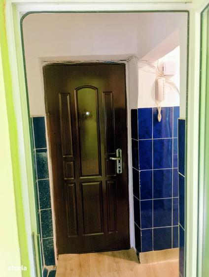 Apartament cu 3 camere semidecomandat în Șagului