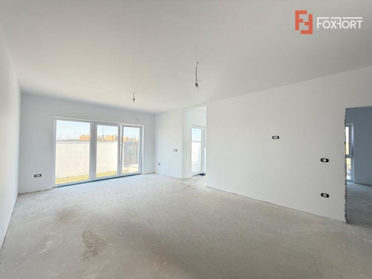 Apartament cu 4 camere în Torontalului
