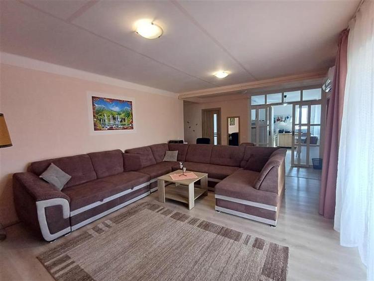 Apartament cu 4 camere decomandat, mobilat în Țiglari