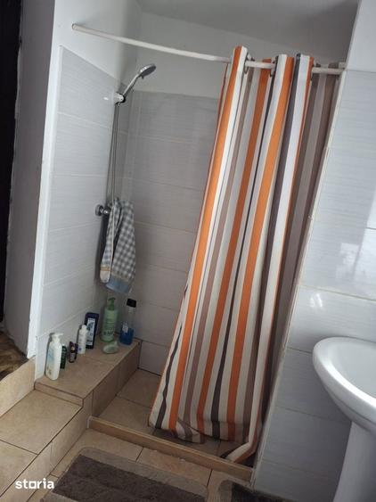 Casă cu 3 camere cu Teren 2155 Mp în Traian
