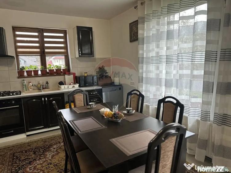 Casă cu 4 camere cu Teren 5000 Mp în Girov