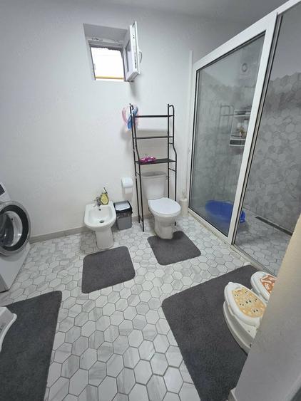 Casă cu 4 camere cu Teren 463 Mp în Central