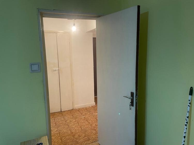 Garsonieră decomandată în Gorjului