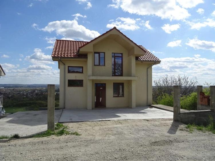 Casă cu Teren 640 Mp în Dealuri Oradea