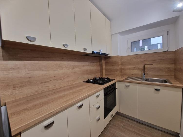 Apartament cu 3 camere decomandat în Sala Palatului