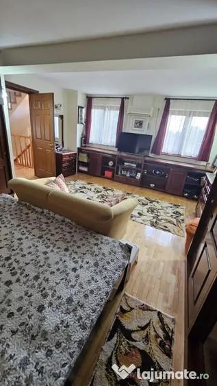 Casă cu 5 camere cu Teren 410 Mp în Mărășești