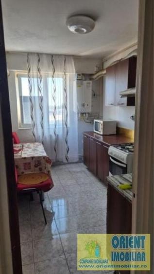 Apartament cu 2 camere decomandat în Casa de Cultură