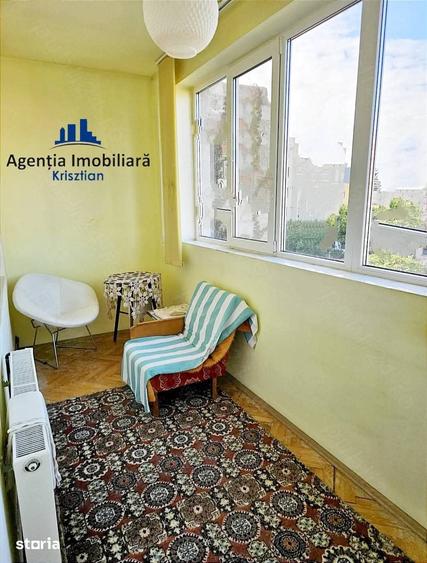 Apartament cu 3 camere de inchiriat in zona Pia?a Mare - 1