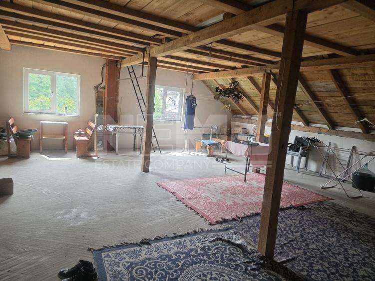 Casă individuală cu 7 camere cu Canalizare în Mitocu Dragomirnei
