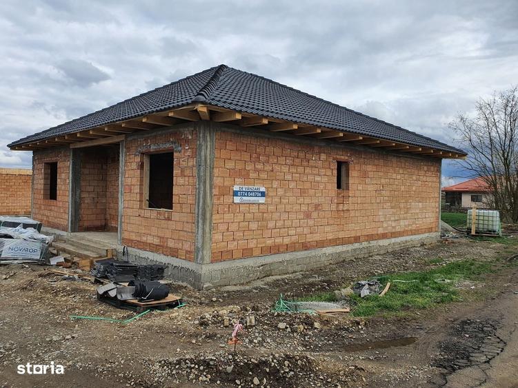 Casă cu 4 camere în Central