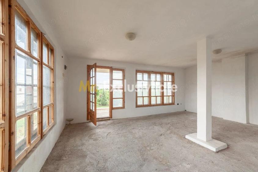 Casă cu 5 camere cu Teren 1093 Mp în Domnești