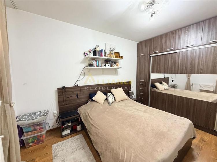 Apartament cu 3 camere decomandat, mobilat în Berceni