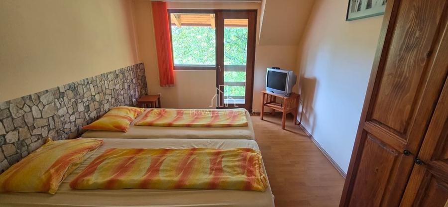 Casă individuală cu 5 camere cu Canalizare în Central